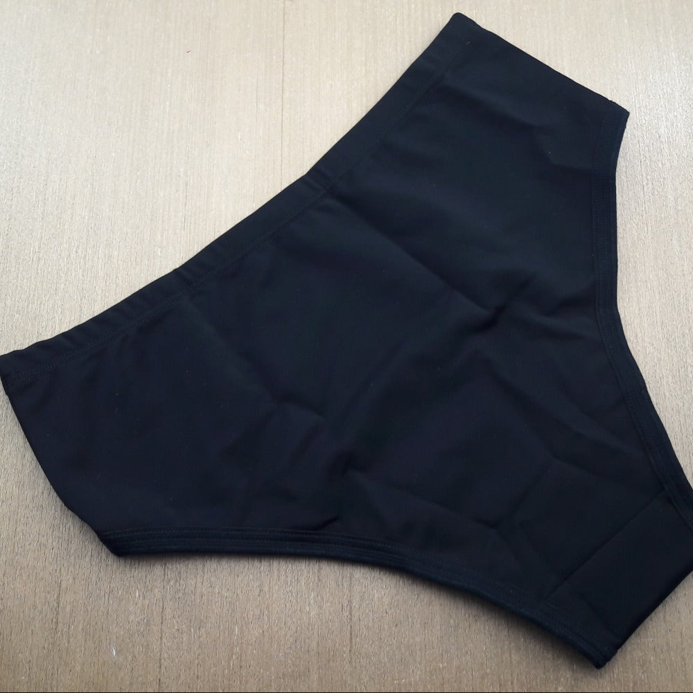 Calça de Cetinete Plus Size