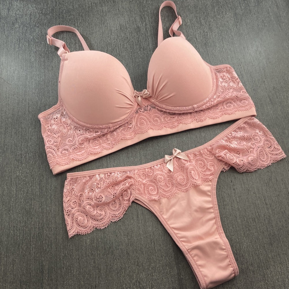 Conjunto com Bojo e Renda Amanda