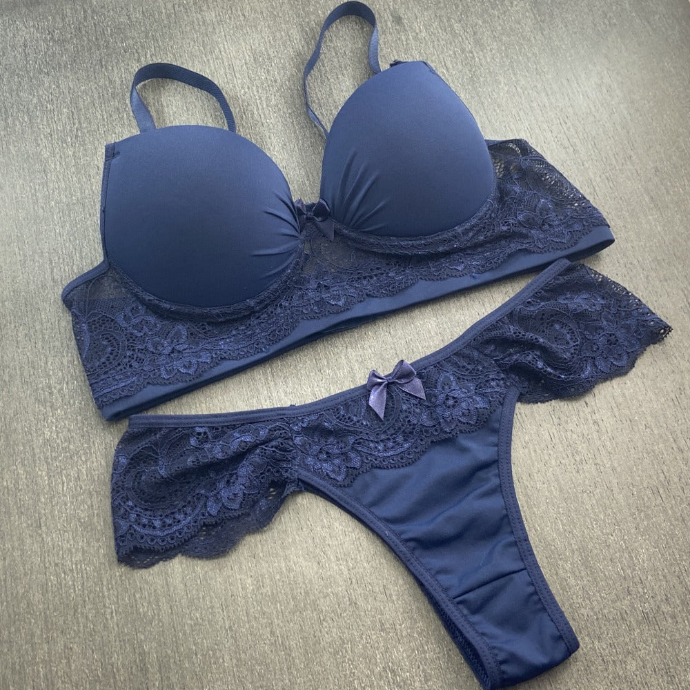 Conjunto com Bojo e Renda Amanda